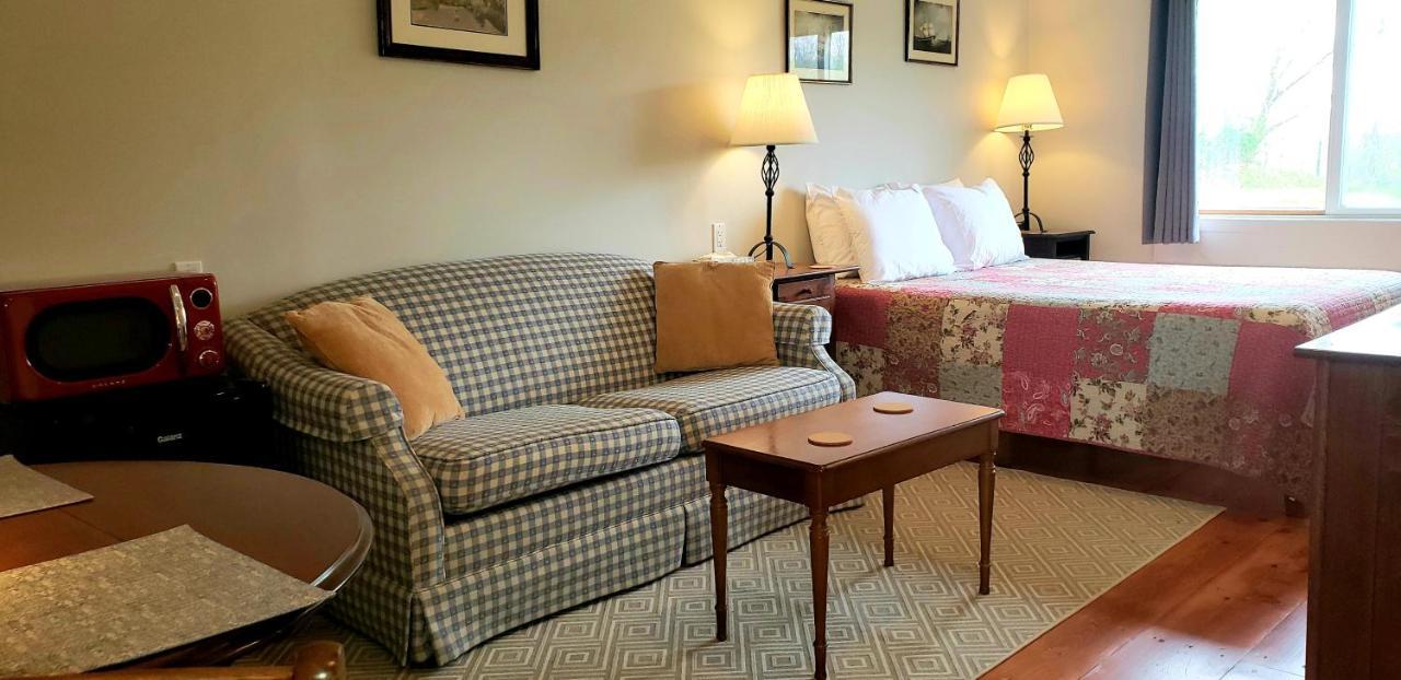 Hawks House Inn Walpole Екстериор снимка